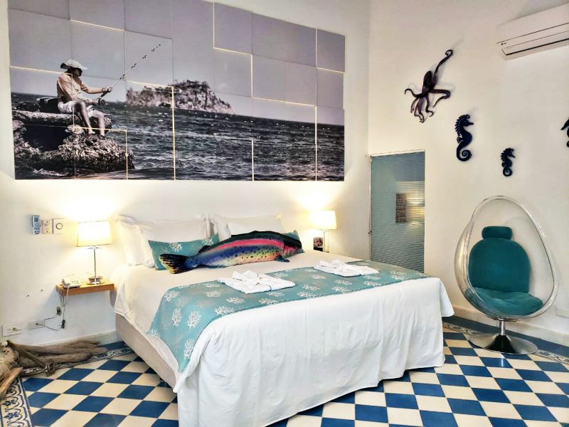 El Viejo y El Mar, mural del abuelo y detalles marinos